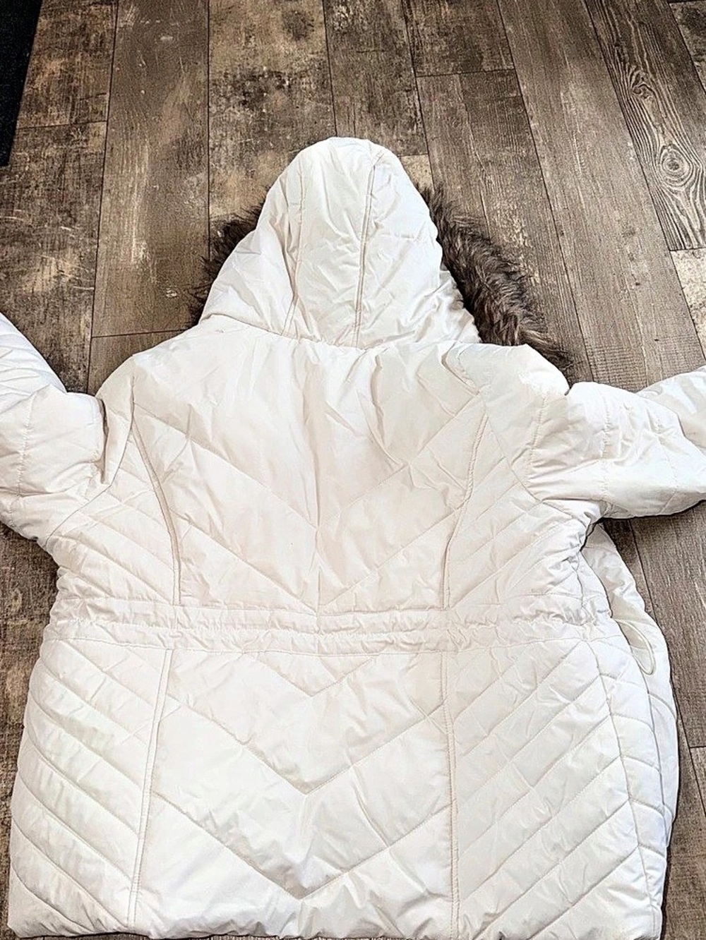 Marilyn Me Women's Puffer Jacket White Size Medium Like New - Picture 3 of 4